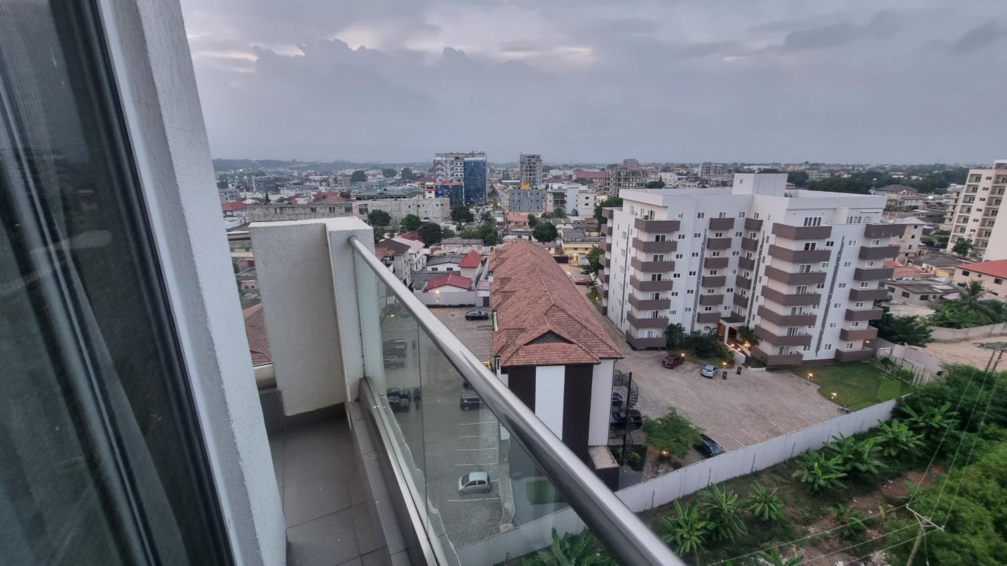The Gallery Luxury Suites Cpg East Legon Esterno foto