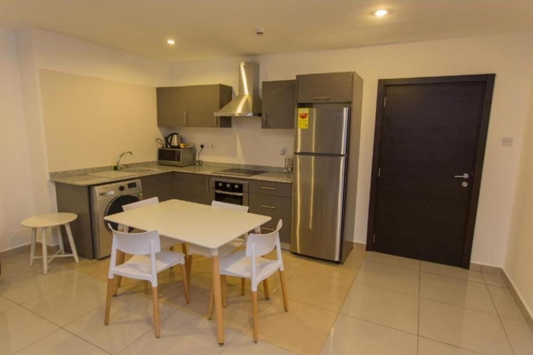 The Gallery Luxury Suites Cpg East Legon Esterno foto