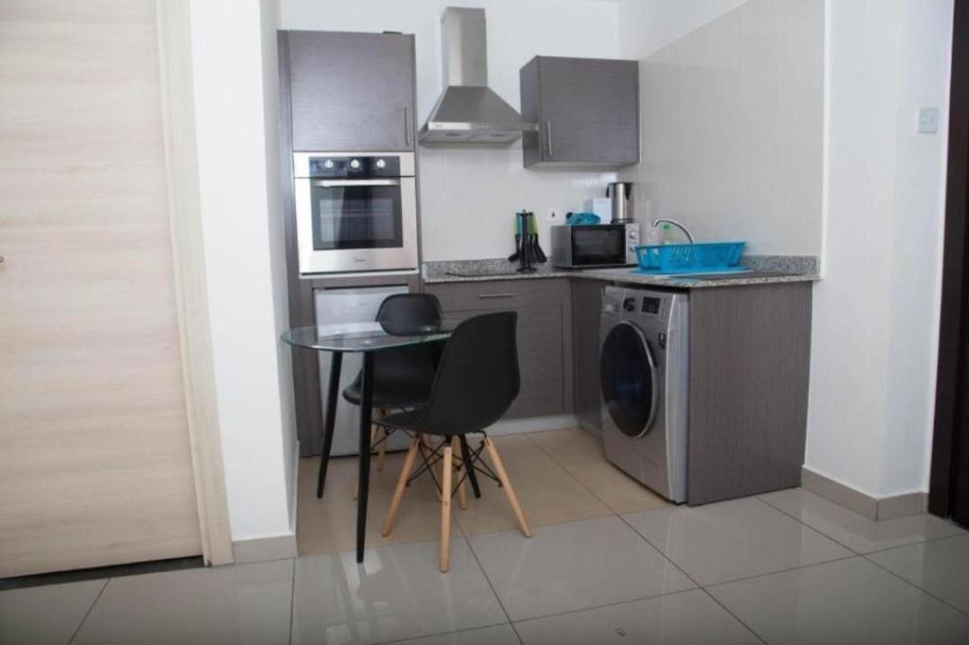 The Gallery Luxury Suites Cpg East Legon Esterno foto